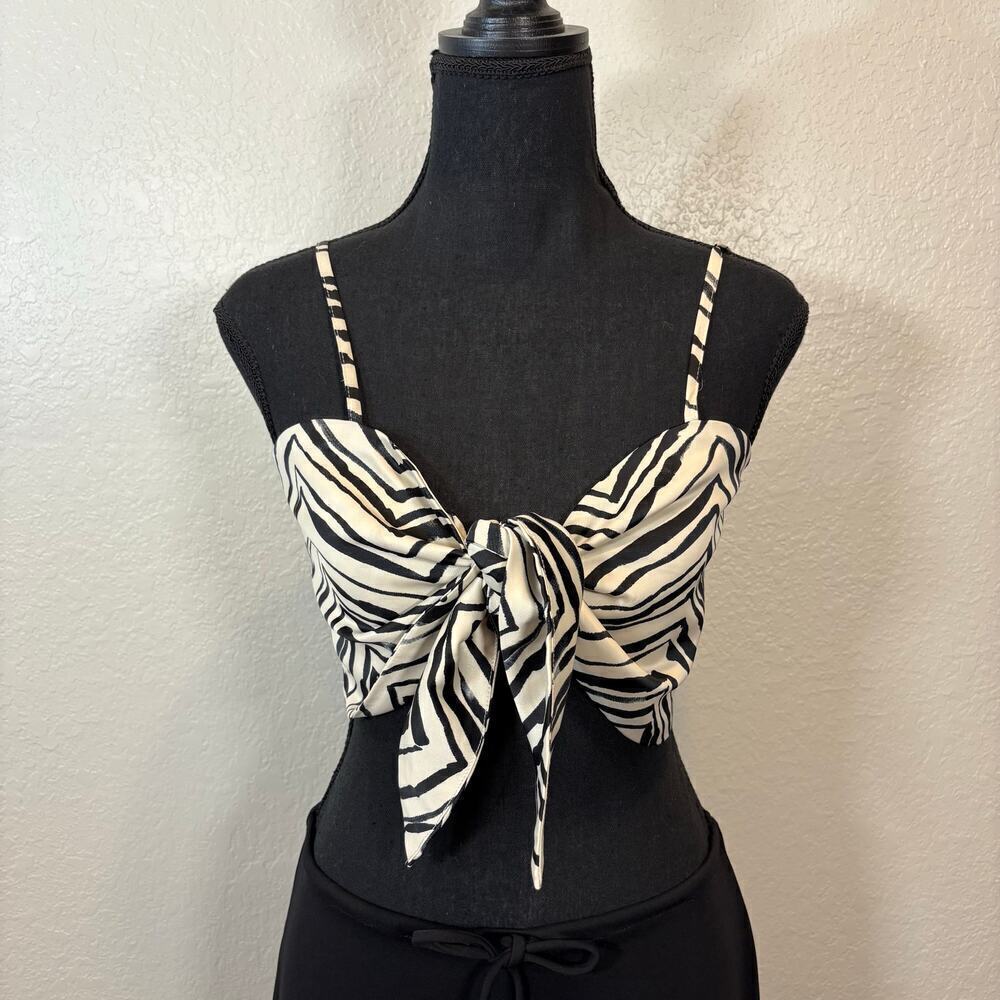BEACH BUNNY Tie Front Crop Top Animal Print Sz L Summer Beachy Coastal Seductive